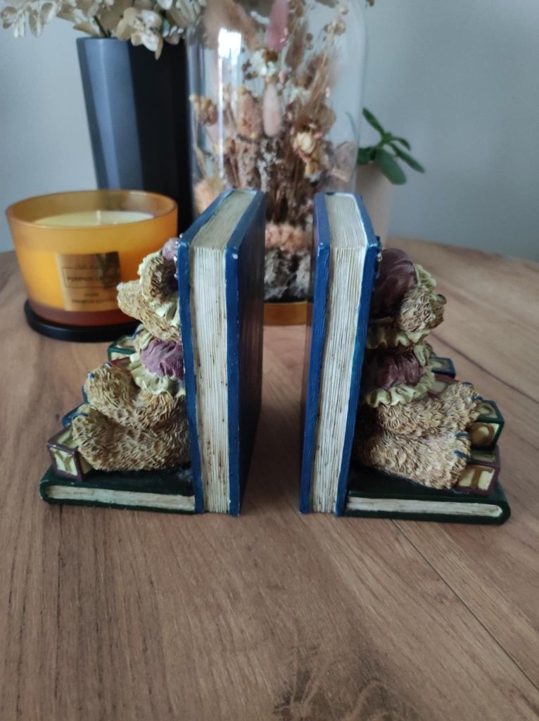 Podpórki pod książki, podpórka vintage rekwizyt Teddy  Tale 
Podpórki