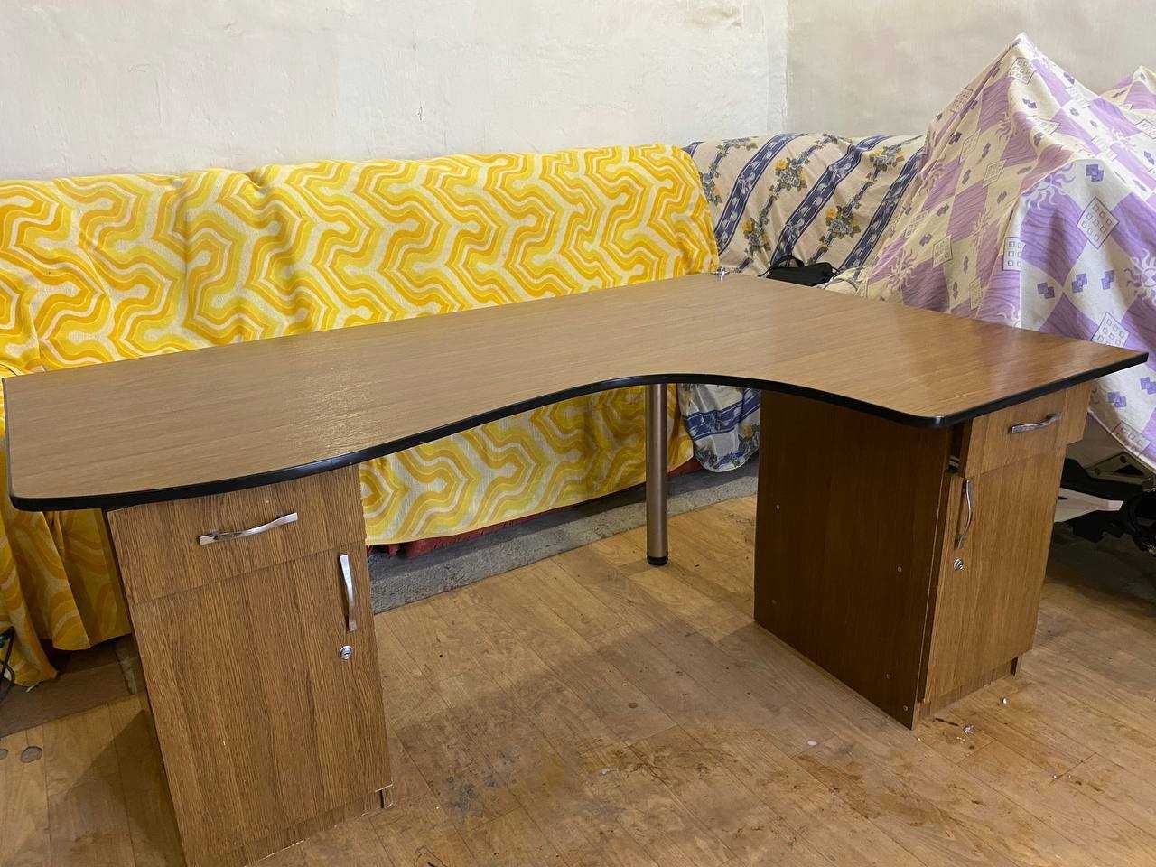 Офисный стол угловой /компьютерный стол