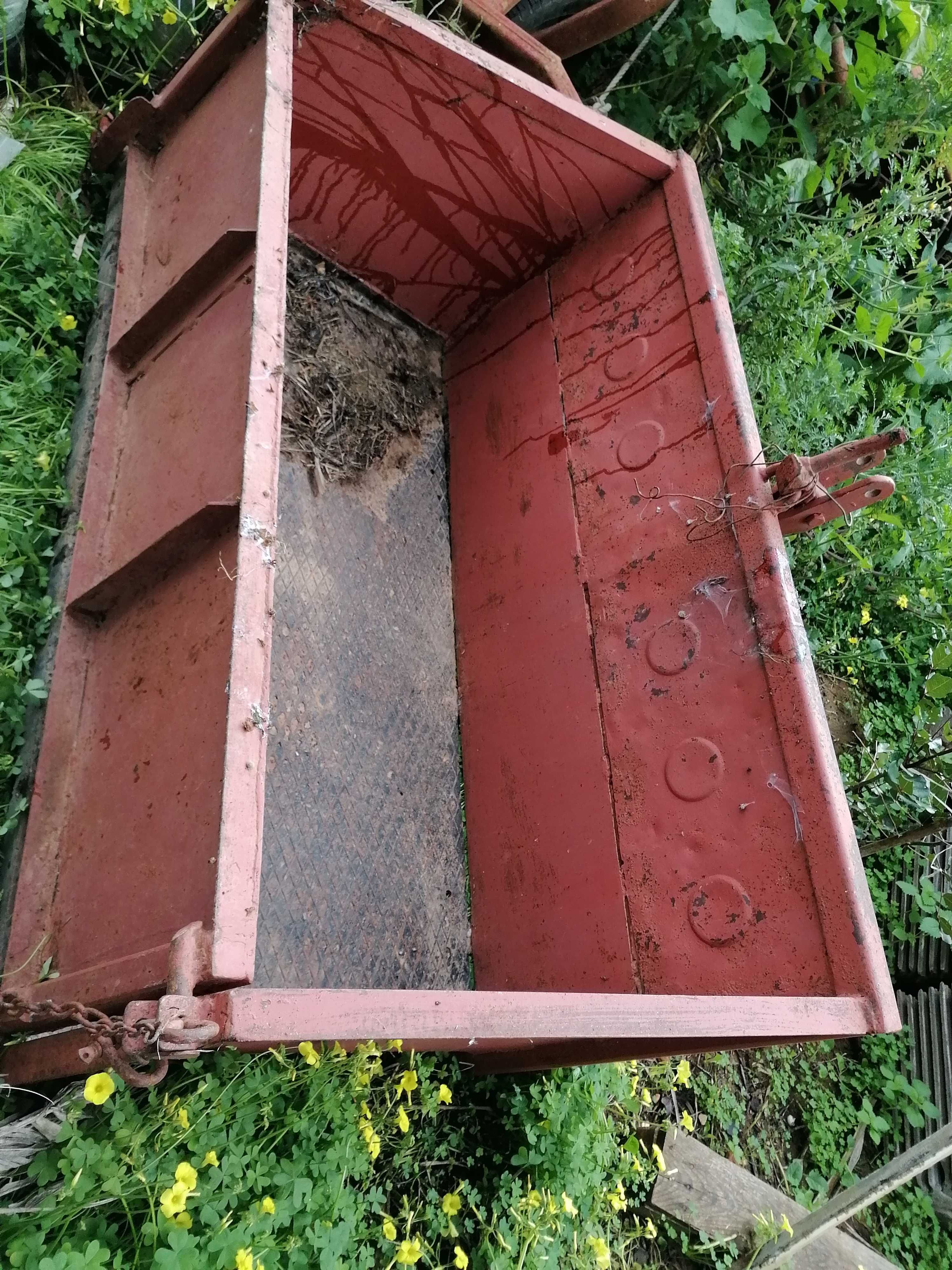 Caixa carga Trator