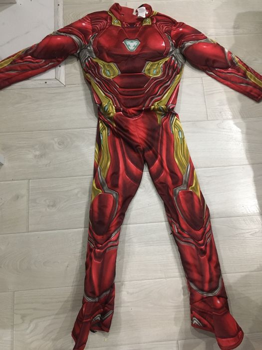 Новорічні костюми супергероїв