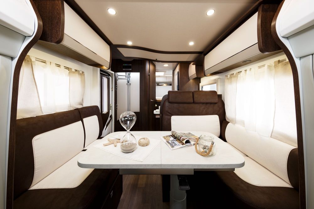 Wynajem Kampera 442 Rok 2023, komfortowy, bogato wyposażony, Łódź