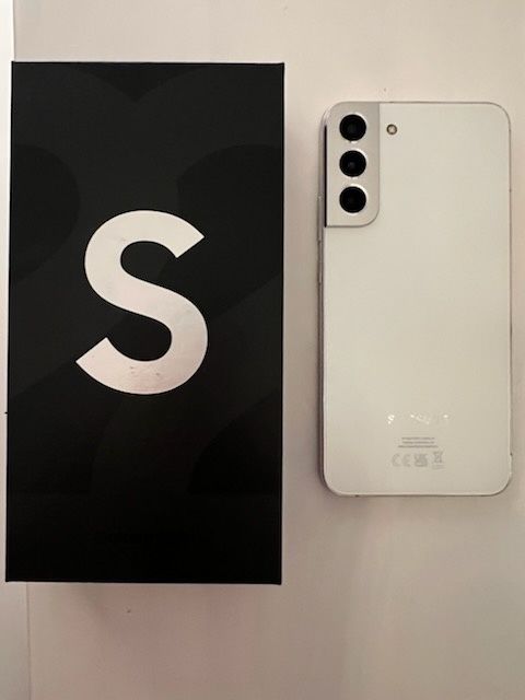 Samsung s22+ 256gb super stan