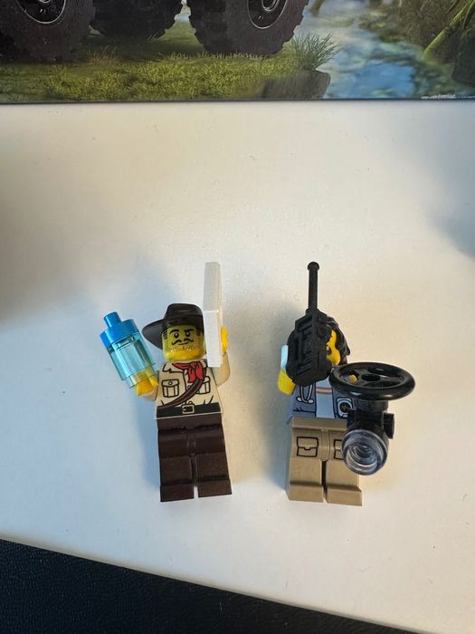 Конструктор LEGO City Позашляховик для дослідження джунглів