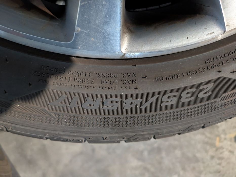 Jantes 17" originais VW — 7.5x17 H2 ET* com pneus Hankook quase novos