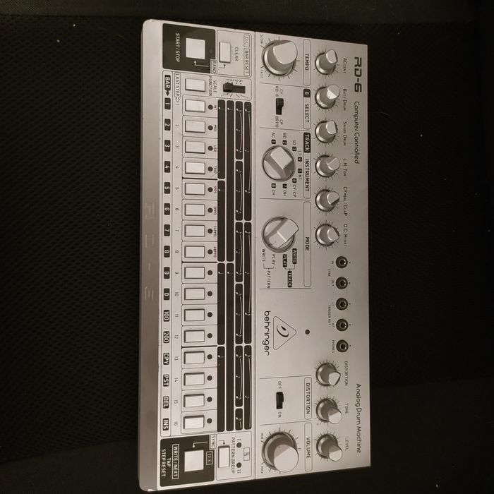 Behringer RD-6 automat perkusyjny