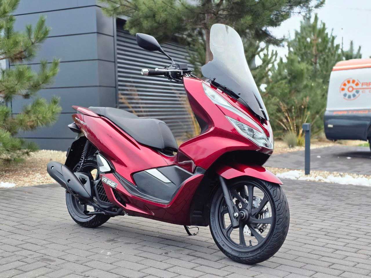 Скутер Honda PCX 150 KF30, З повним пакетом документів!