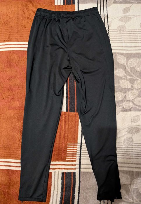 Мужские спортивные штаны Under Armour, размер M