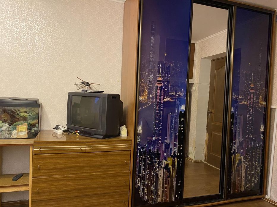 Продаж 2  кімнат в комун.квартирі, Шерстянка