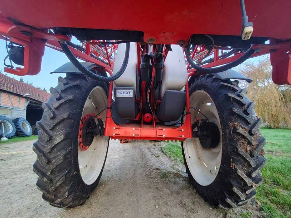 Opryskiwacz kuhn Top Rider ciągany 28m 3200L