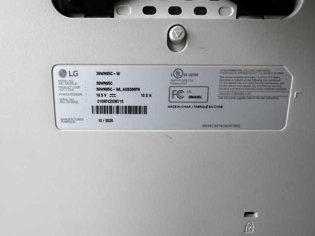 LG 38WN95C-W Monitor 38" 21:9 Curved UltraWide QHD+ Desk Arm Mount