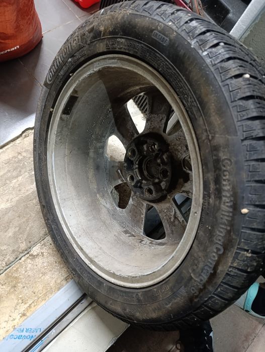 Opony zimowe z felgami