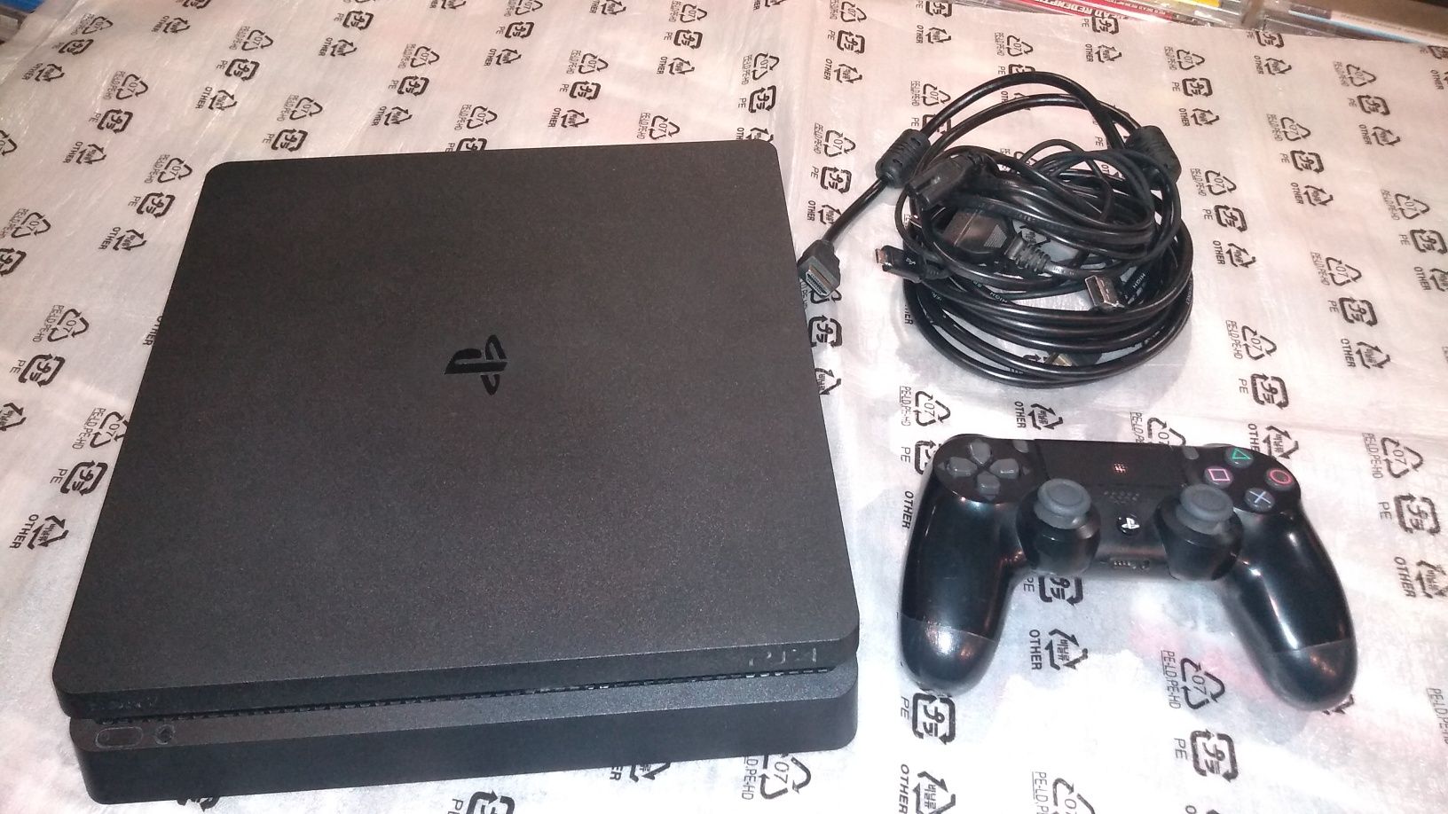 Konsola PS4 1TB slim Playstation 4 org pad kable /przyjmiemy PS3