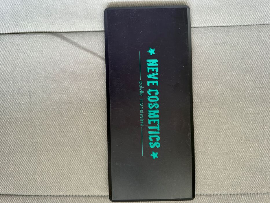 Paleta cieni do powiek Neve Cosmetics