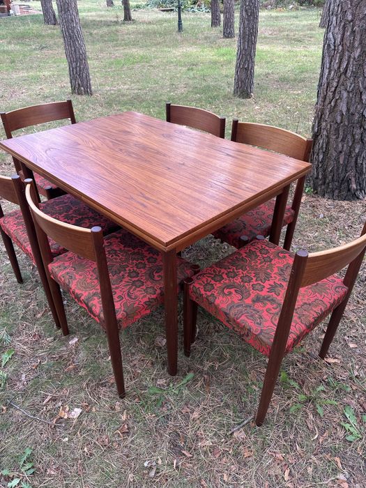 Jadalnia stół krzesła drewno tekowe h.olsen frem rojle dania lata 60