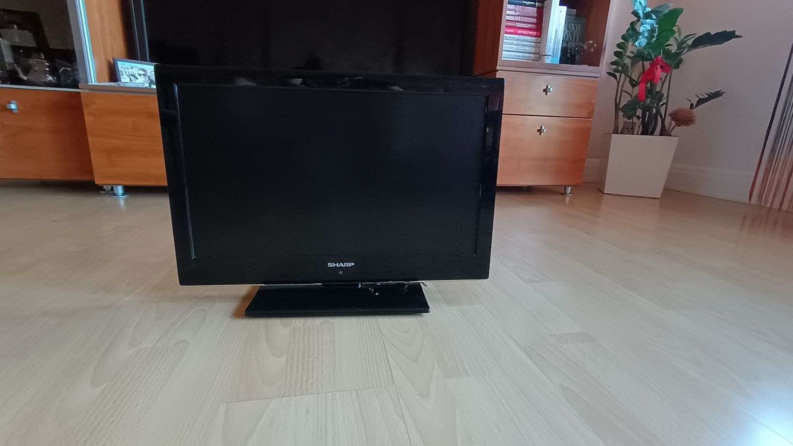 Telewizor Sharp 22 cale