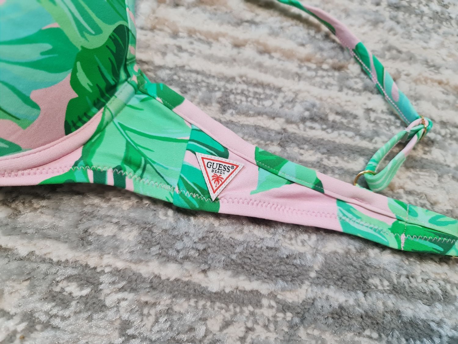 Góra od bikini Guess Beach, 65B