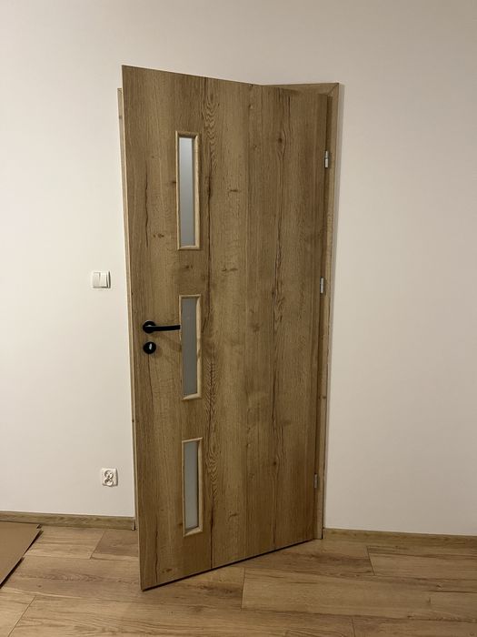 Nowe drzwi 80 prawe x2 2 sztuki