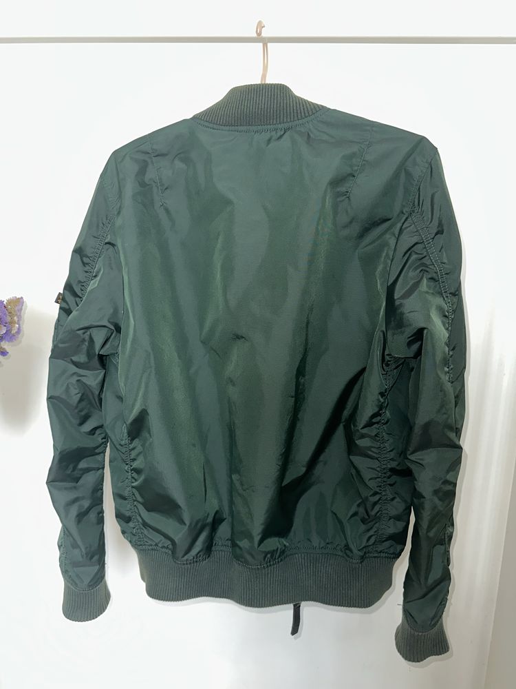 Нейлоновий бомбер Alpha Industries nylon green оригинал с лентой