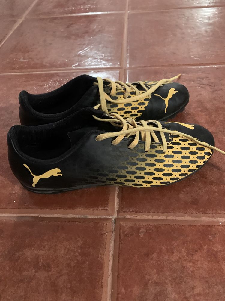 Puma de futebol tamanho 38,5