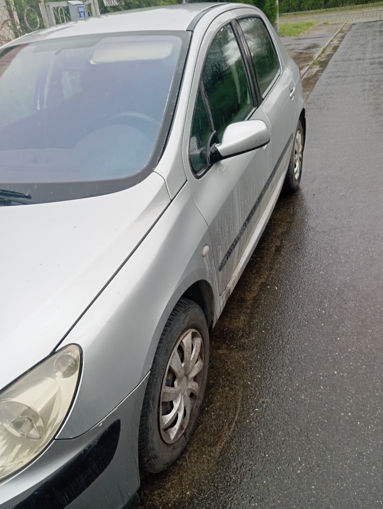 Peugeot 307 srebrny