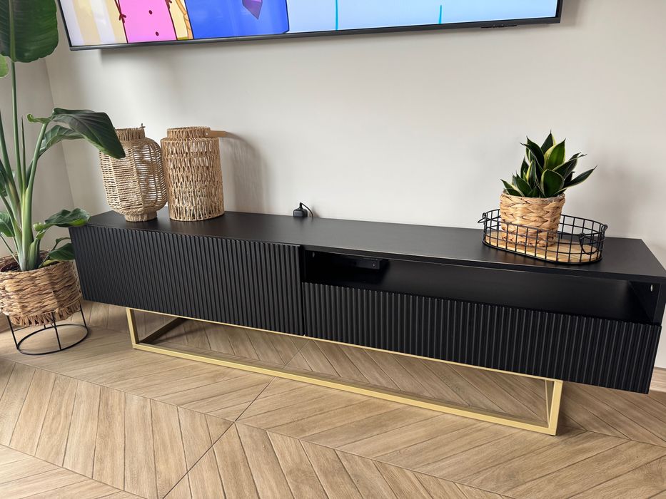 Sprzedam czarną szafkę w stylu loft  RTV