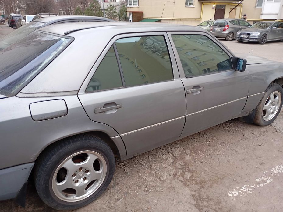 Продам мерседес 124