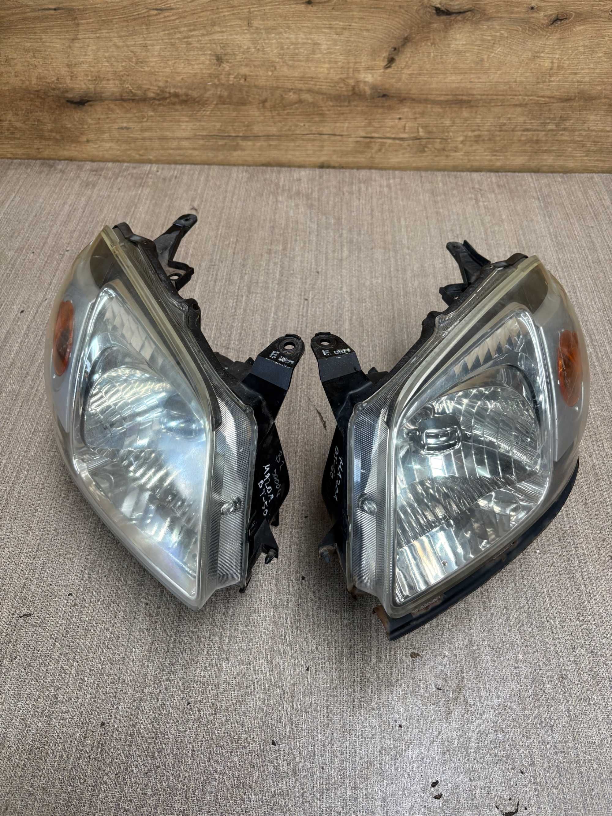 lampa/reflektor przedni lewy, prawy mazda bt-50
