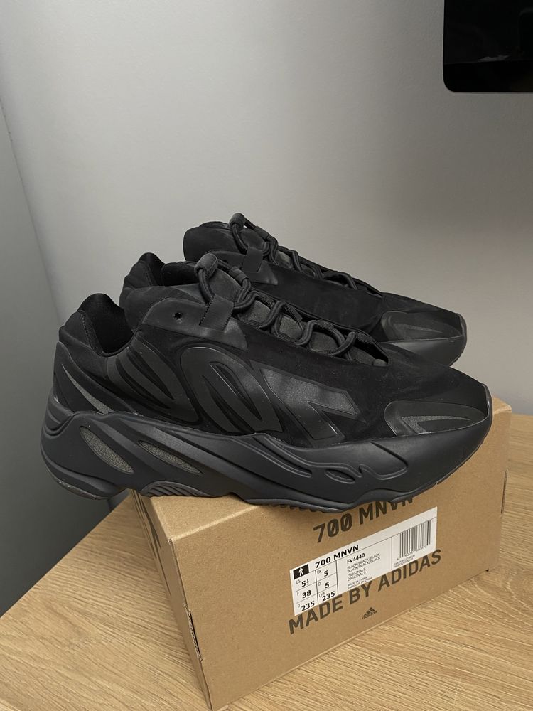 Oryginalne buty yeezy boost 700 mnvn 38 triple black 350 500