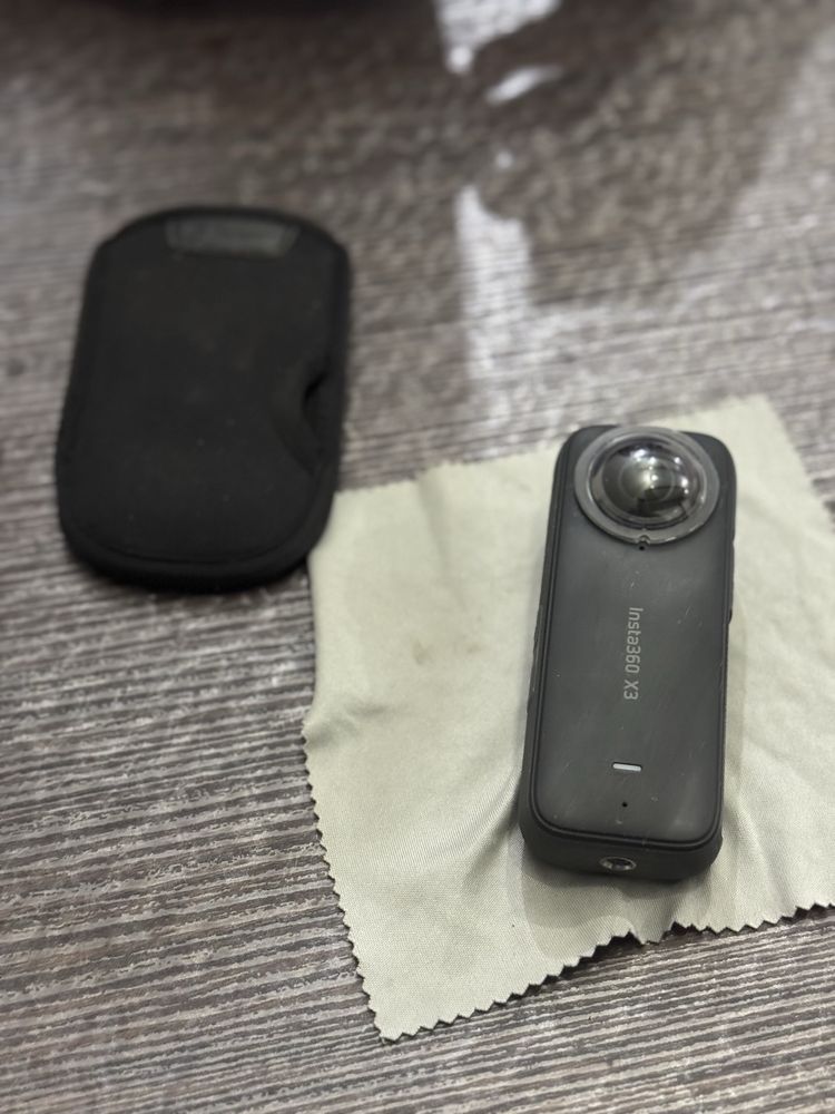 Екшен камера Insta 360 x3 2 акумулятор