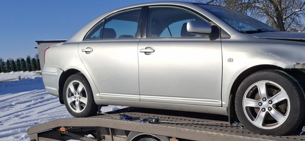 Lusterko prawe toyota avensis ii t25 kolor 1c0 209 Europa wysyłka