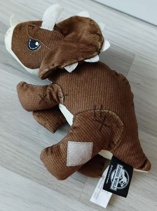 Jurassic World Park Jurajski Legacy Triceratops dinozaur maskotka 23cm