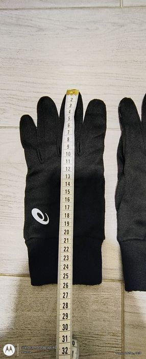 Чоловічі рукавички від бренду Asics.