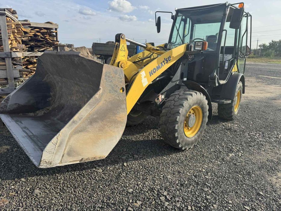 Фронтальний навантажувач Komatsu WA70-5 2005