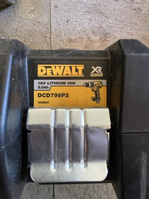 Sprzedam skrzynke po wiertarce dewalt