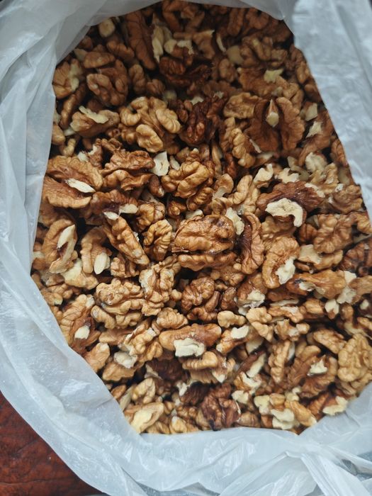 Горіхи чищені волоські грецькі