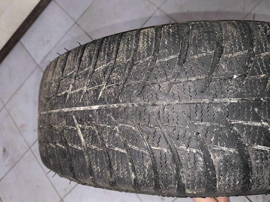 Opony zimowe Bridgestone 215/60/16