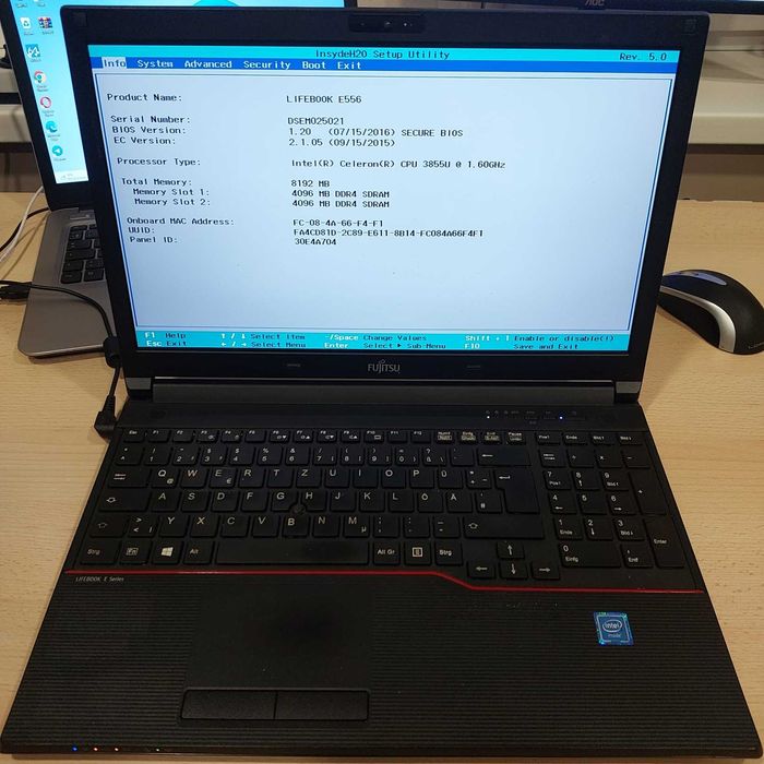 Ноутбук Fujitsu Е556p 15,6' 3855U DDR4 4GB HDD 500GB з дефектом