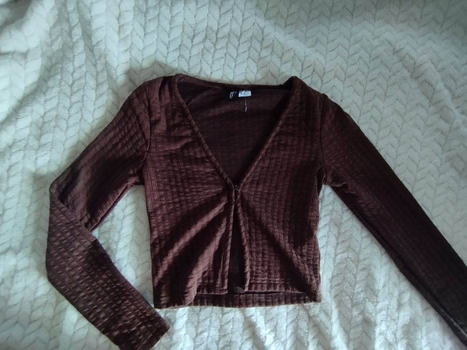 Лонгслів з вирізами