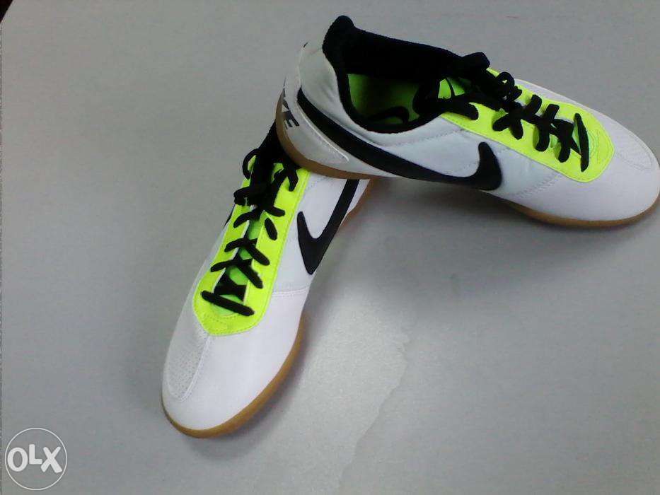 Nike futsal DAVINHO N.º 40 - novas e originais