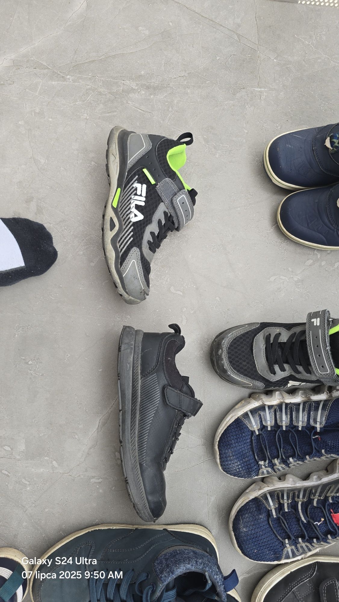 Buty chłopięce dziecięce 17 sztuk 32/33/34
