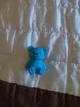 Urso de borracha cor  azul escuro  ( Portes grátis)