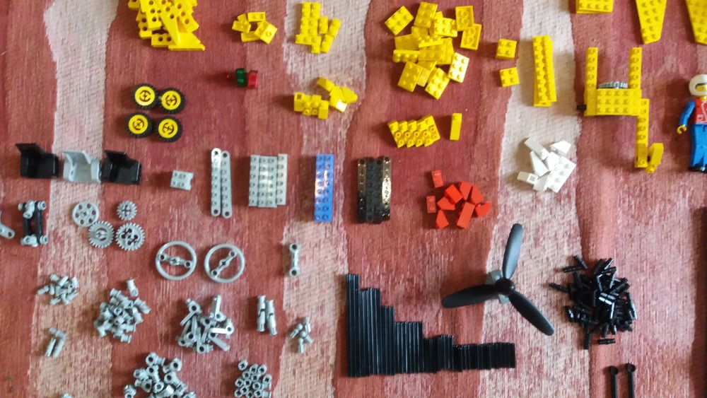 Lego technic 8640 + 8700 + 8855 + extras + Motor