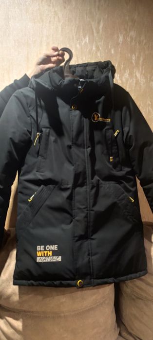 Зимова куртка для хлопчика 152см