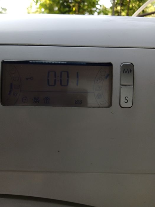 продаю  стиральные машинки indesit wisl 105x