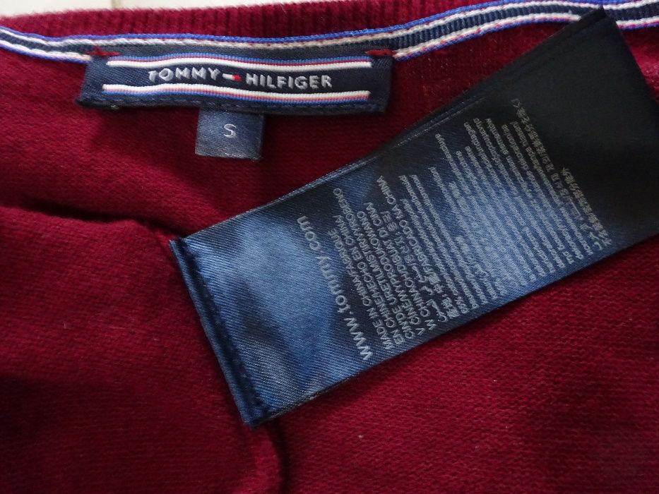 sweter w kolorze bordowym Tommy Hilfiger