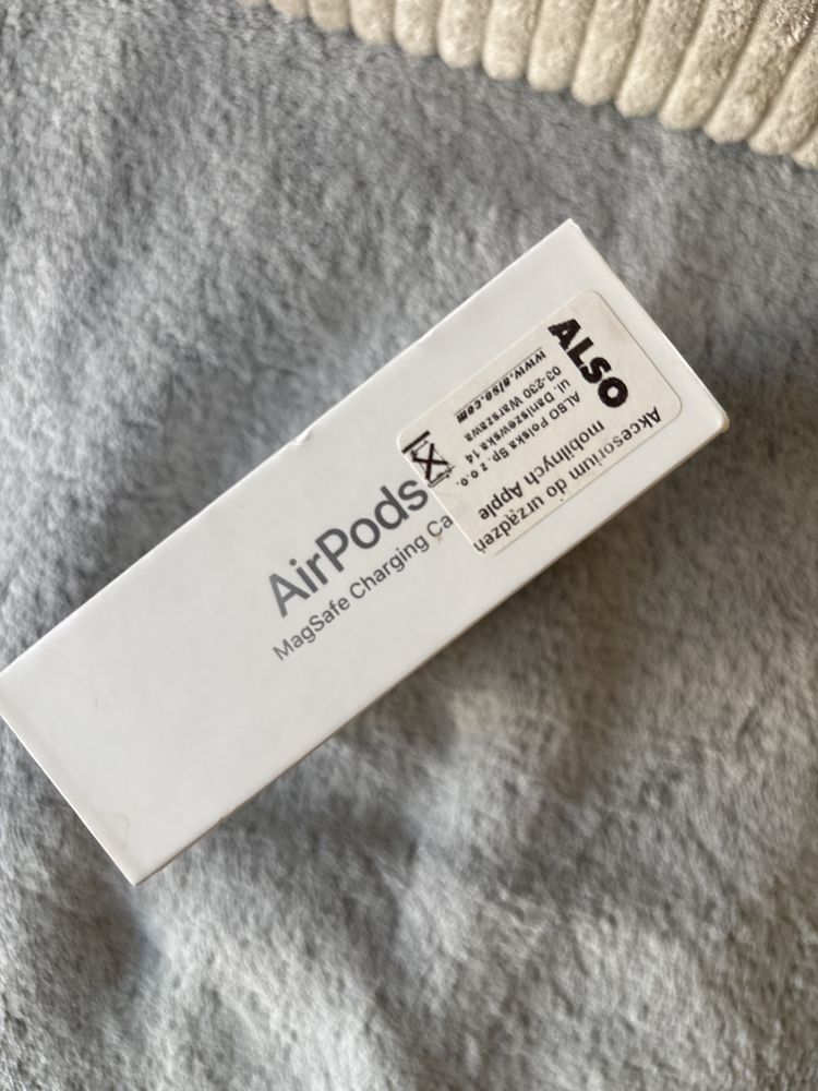 Apple AirPods 3 generacji oryginalne etui lightning mag safe