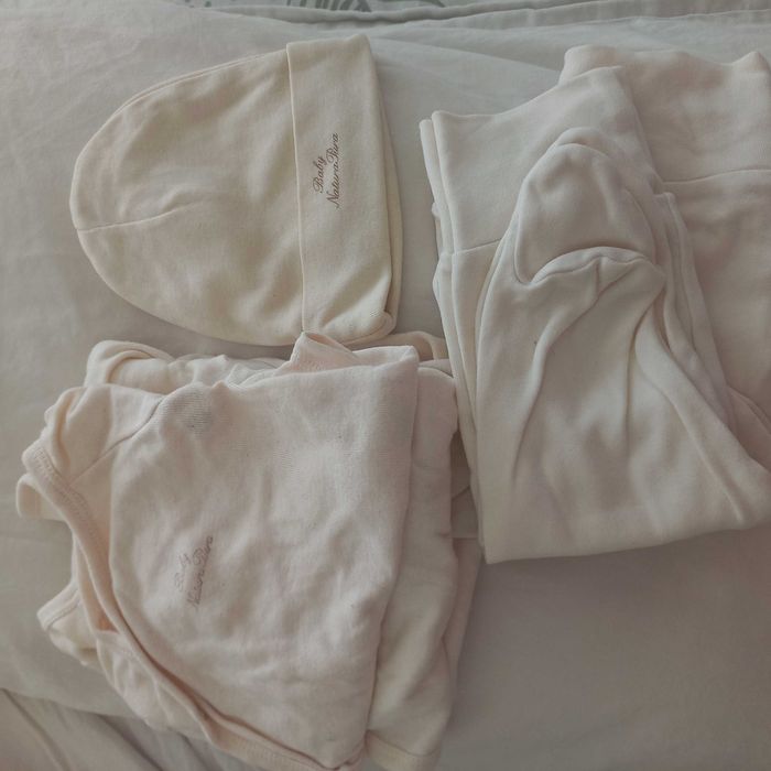 Lote bodies, calças e touca Naturapura