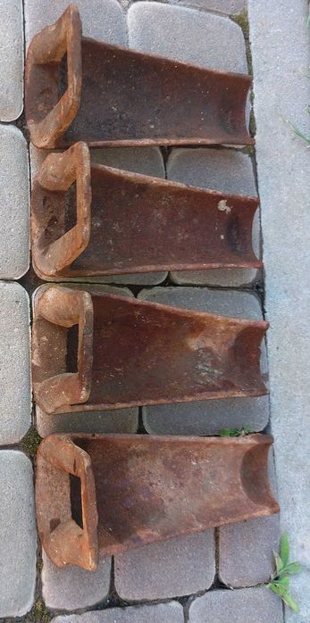 4 чавунні ніжки  для ванни.