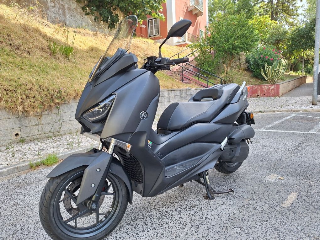 Yamaha X-Max 125