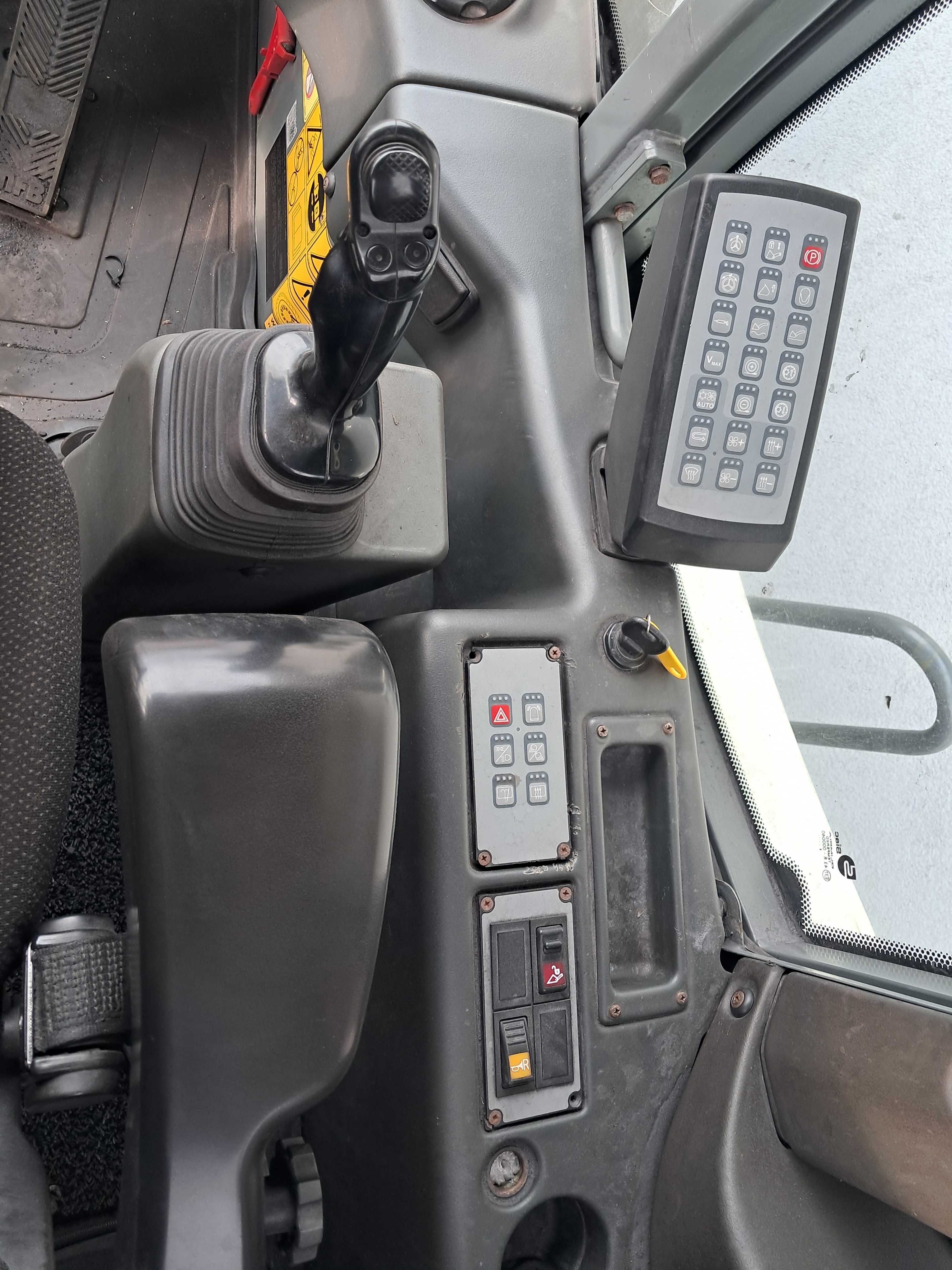LIEBHERR L550 Długi Wysięgnik 2015r  Centralne Smarowanie 20,5t